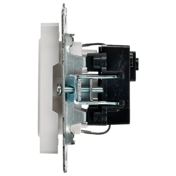 Розетка IEK BR-R11-16-K01 230 В/ Type-F/ White photo 3 Розетка IEK BR-R11-16-K01 230 В/ Type-F/ White photo 3