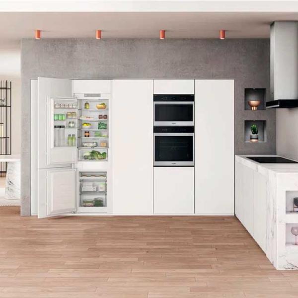 Frigider Whirlpool WHC18 T311 cu congelator jos 250 l / 177 cm / White photo 7
