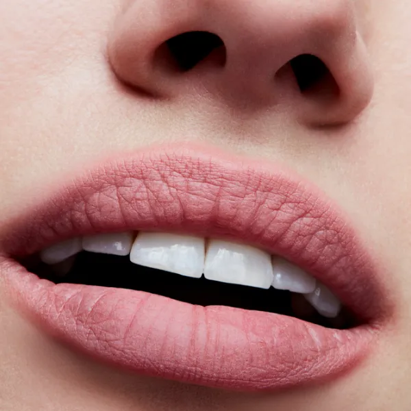 Губная помада Mac POWDER KISS Stick/ Blush Pink photo 3 Губная помада Mac POWDER KISS Stick/ Blush Pink photo 3