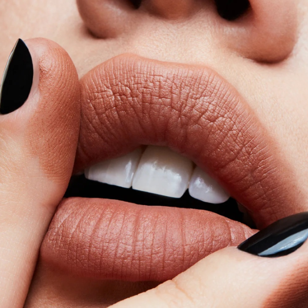 Ruj de buze Mac POWDER KISS Stick/ Beige photo 3