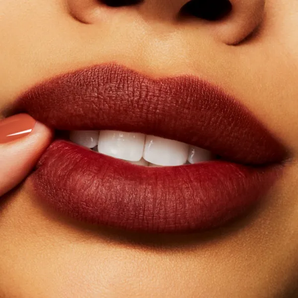 Ruj de buze Mac POWDER KISS Stick/ Blood photo 3 Ruj de buze Mac POWDER KISS Stick/ Blood photo 3