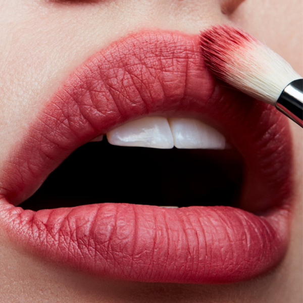 Ruj de buze Mac POWDER KISS Stick/ Blush Pink photo 3 Ruj de buze Mac POWDER KISS Stick/ Blush Pink photo 3