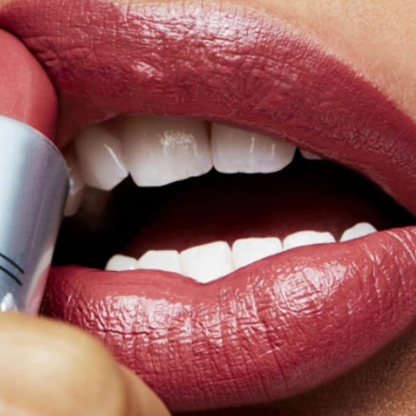 Ruj de buze Mac AMPLIFIED Stick/ Pink photo 3 Ruj de buze Mac AMPLIFIED Stick/ Pink photo 3