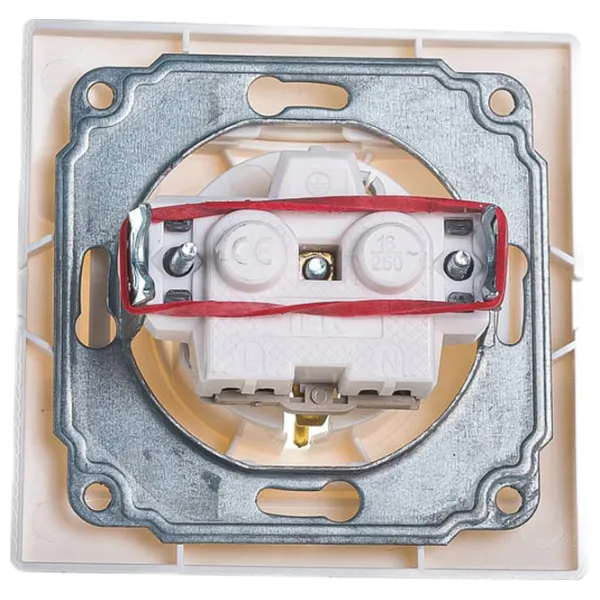 Розетка IEK ERK11-K01-16-DM 220 - 250 В/ Type-F/ White photo 6