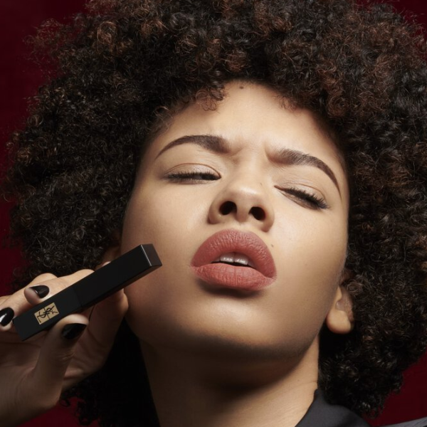 Губная помада Yves Saint Laurent THE SLIM VELVET RADICAL Stick/ Indian Red photo 2 Губная помада Yves Saint Laurent THE SLIM VELVET RADICAL Stick/ Indian Red photo 2