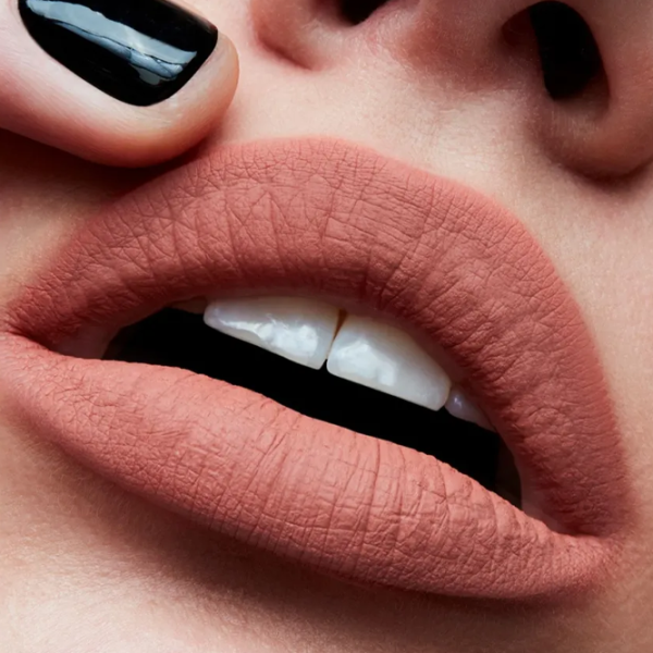 Губная помада Mac RETRO MATTE Стик с апликатором/ Обнаженная photo 4