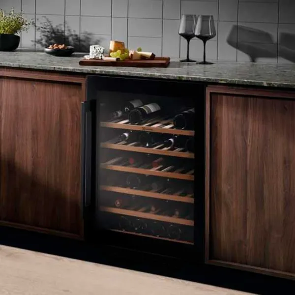 Винный холодильник Electrolux EWUS052B5B 5 ° С - 18 °С/ Black photo 5