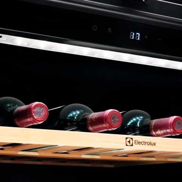 Винный холодильник Electrolux EWUS052B5B 5 ° С - 18 °С/ Black photo 7