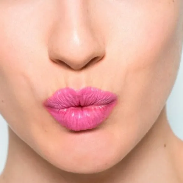 Губная помада Clinique POP LIP COLOUR+PRIM Stick/ Роза photo 2 Губная помада Clinique POP LIP COLOUR+PRIM Stick/ Роза photo 2
