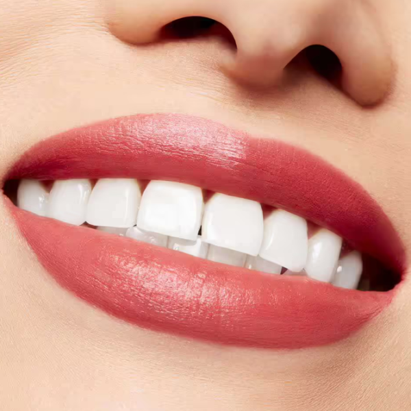 Ruj de buze Mac POWDER KISS VELVET BLUR SLIM Stick/ Desire Pink photo 3 Ruj de buze Mac POWDER KISS VELVET BLUR SLIM Stick/ Desire Pink photo 3