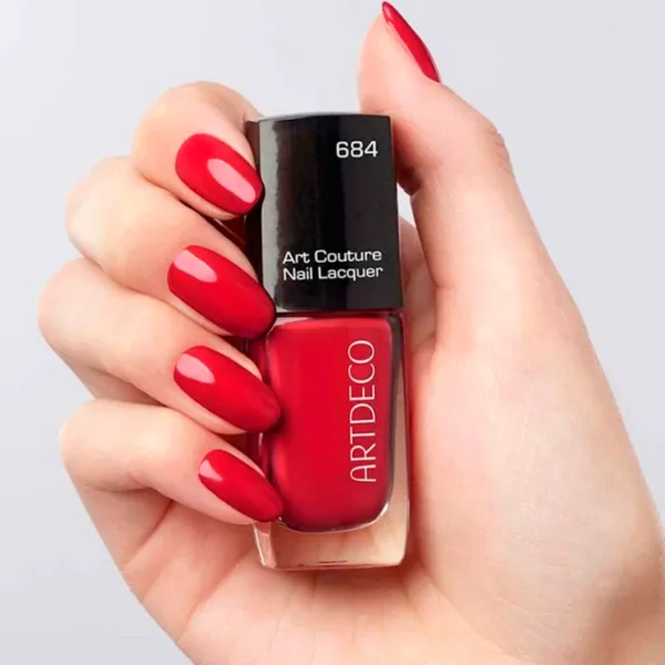 Лак для ногтей Artdeco Art Couture Nail Lacquer 10 мл/ Красный photo 3 Лак для ногтей Artdeco Art Couture Nail Lacquer 10 мл/ Красный photo 3