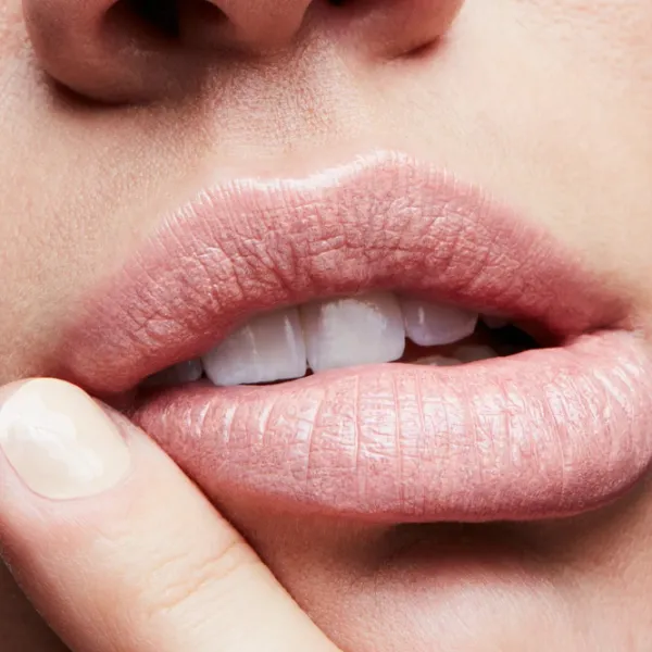 Губная помада Mac CREMESHEEN Stick/ Baby Pink photo 2 Губная помада Mac CREMESHEEN Stick/ Baby Pink photo 2