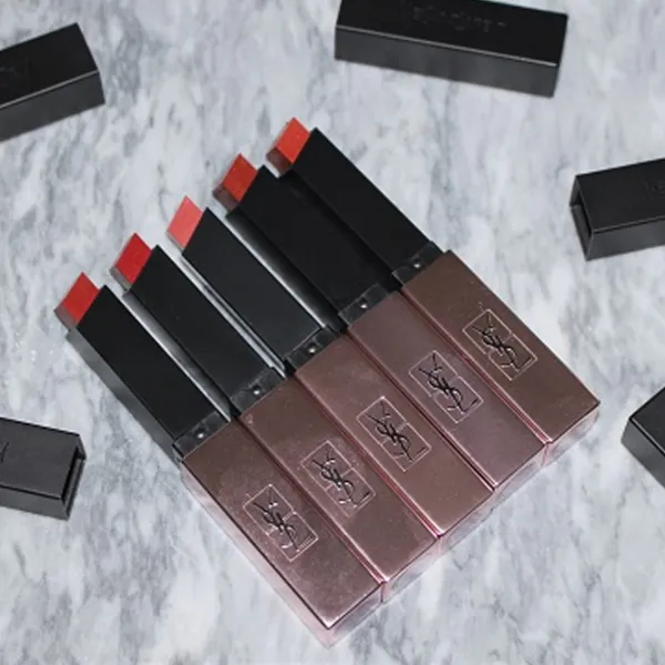 Губная помада Yves Saint Laurent RPC THE SLIM GLOW MATTE Stick/ Brown photo 2 Губная помада Yves Saint Laurent RPC THE SLIM GLOW MATTE Stick/ Brown photo 2