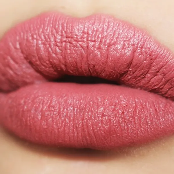 Губная помада Estee Lauder PC LOVE Stick/ Pink photo 2 Губная помада Estee Lauder PC LOVE Stick/ Pink photo 2