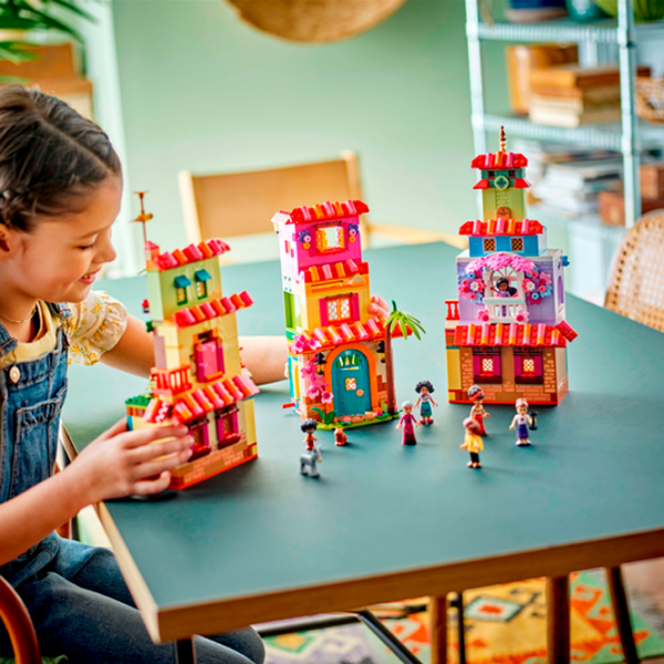 Constructor LEGO The Magical Madrigal House Casă/ Multicolor photo 10