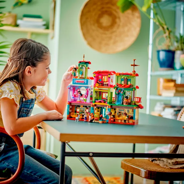 Constructor LEGO The Magical Madrigal House Casă/ Multicolor photo 12