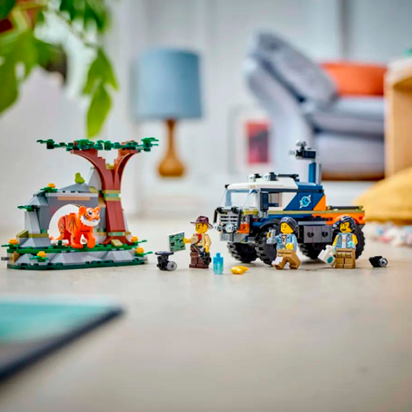 Constructor LEGO Jungle Explorer Off-Road Truck Transport/ Multicolor photo 8 Constructor LEGO Jungle Explorer Off-Road Truck Transport/ Multicolor photo 8