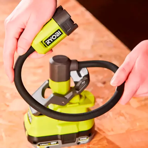 Lanterne auto Ryobi RLCF18-0 18 W photo 6 Lanterne auto Ryobi RLCF18-0 18 W photo 6