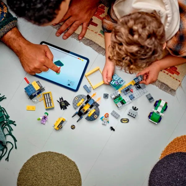 Constructor LEGO The Batcave with Batman Batgirl and The Joker Clasic/ Black photo 6