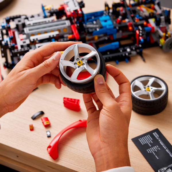 Constructor LEGO Ferrari Daytona Sp3 Mașină/ Red photo 7