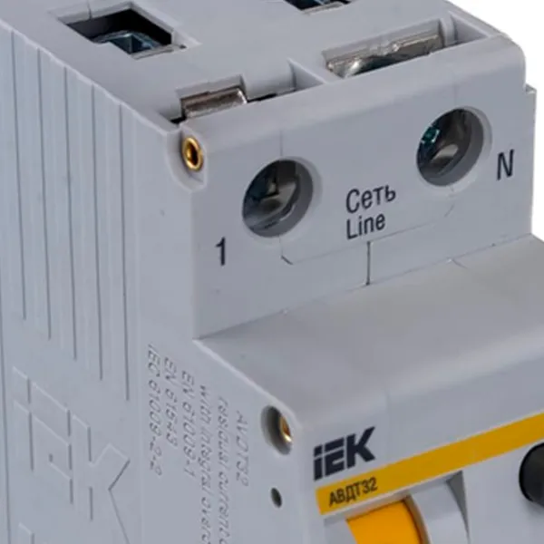 Автоматический выключатель IEK MAD22-5-010-C-30 Модульная/ 10 A photo 5 Автоматический выключатель IEK MAD22-5-010-C-30 Модульная/ 10 A photo 5