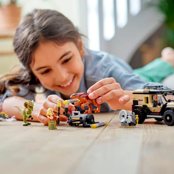 Constructor LEGO Pyroraptor & Dilophosaurus Transport Dinozaur/ Multicolor photo 7 Constructor LEGO Pyroraptor & Dilophosaurus Transport Dinozaur/ Multicolor photo 7