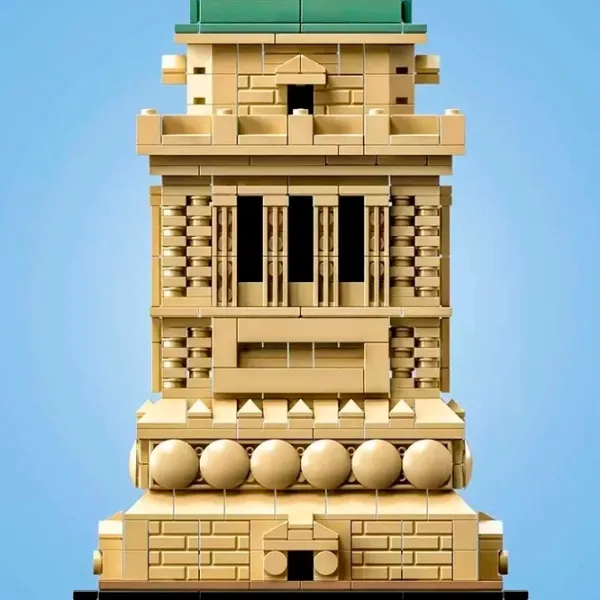 Constructor LEGO Statue of Liberty Figuri/ Green photo 5 Constructor LEGO Statue of Liberty Figuri/ Green photo 5