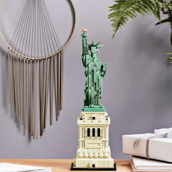 Constructor LEGO Statue of Liberty Figuri/ Green photo 9 Constructor LEGO Statue of Liberty Figuri/ Green photo 9