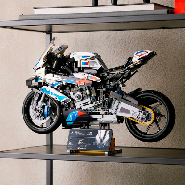 Constructor LEGO BMW M 1000 RR Motocicletă/ Black photo 4