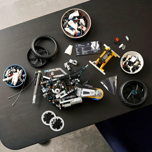 Constructor LEGO BMW M 1000 RR Motocicletă/ Black photo 5