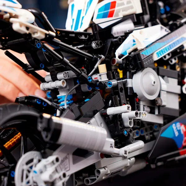 Constructor LEGO BMW M 1000 RR Motocicletă/ Black photo 6