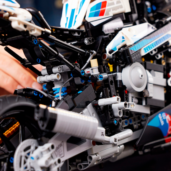 Constructor LEGO BMW M 1000 RR Motocicletă/ Black photo 6