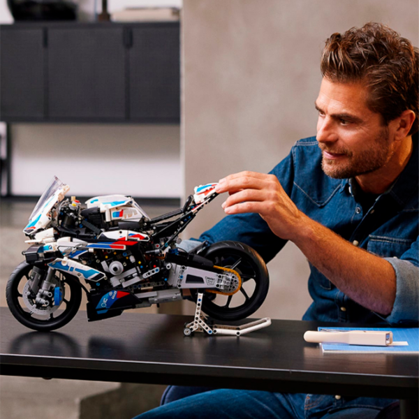 Constructor LEGO BMW M 1000 RR Motocicletă/ Black photo 7