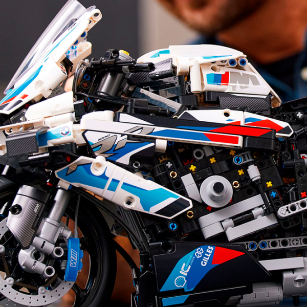 Constructor LEGO BMW M 1000 RR Motocicletă/ Black photo 8