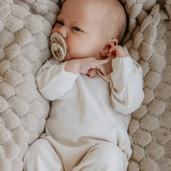 Соска круглая Bibs Boheme 240101 Унисекс/ 6 месяцев - 18 месяцев/ Латекс/ Слоновая кость photo 4 Соска круглая Bibs Boheme 240101 Унисекс/ 6 месяцев - 18 месяцев/ Латекс/ Слоновая кость photo 4