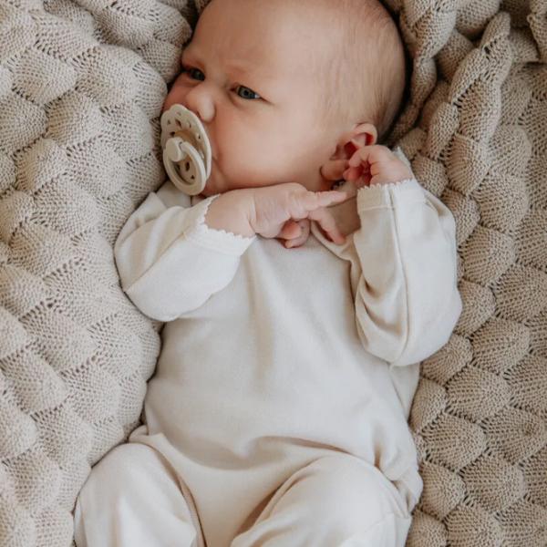 Соска круглая Bibs Boheme 240101 Унисекс/ 6 месяцев - 18 месяцев/ Латекс/ Слоновая кость photo 4 Соска круглая Bibs Boheme 240101 Унисекс/ 6 месяцев - 18 месяцев/ Латекс/ Слоновая кость photo 4