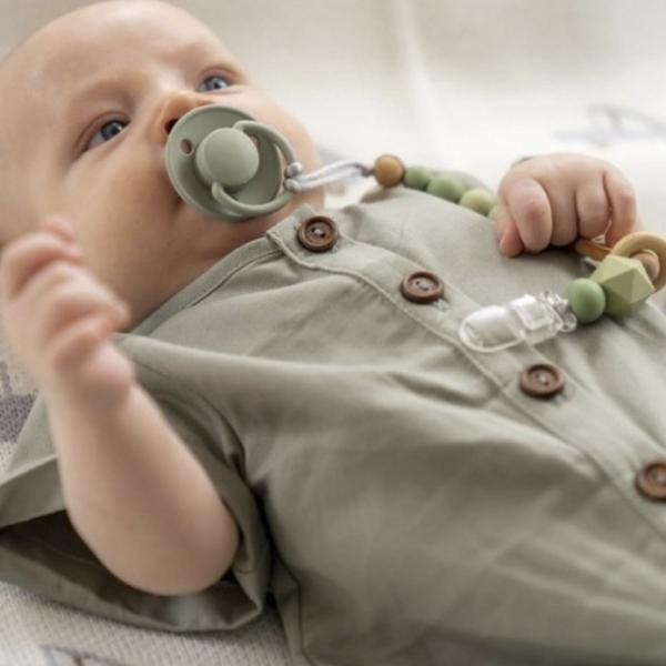 Соска круглая Bibs De lux 1210250C Унисекс/ 6 месяцев - 18 месяцев/ Латекс/ Green photo 3 Соска круглая Bibs De lux 1210250C Унисекс/ 6 месяцев - 18 месяцев/ Латекс/ Green photo 3