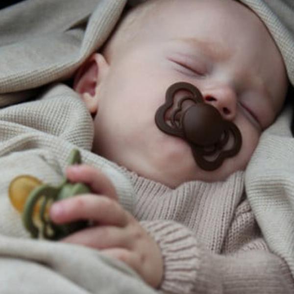 Suzetă cu tetina ortodontică Bibs Couture 1800306 Unisex/ 0 luni - 6 luni/ Latex/ Island Sea photo 4 Suzetă cu tetina ortodontică Bibs Couture 1800306 Unisex/ 0 luni - 6 luni/ Latex/ Island Sea photo 4