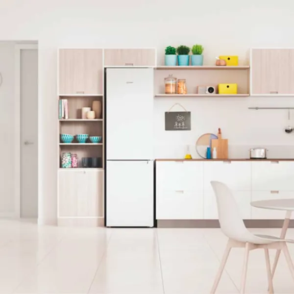Frigider Indesit INFC9 TI22W cu congelator jos 367 l / 202.7 cm / White photo 8