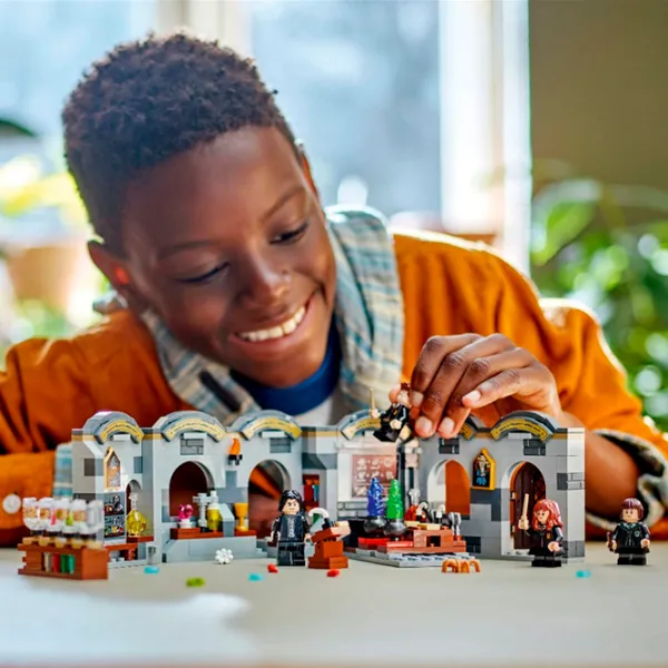 Constructor LEGO Hogwarts Castle: Potions Class Scenă din film/ Multicolor photo 8