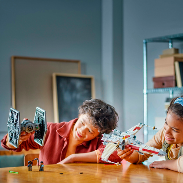 Constructor LEGO TIE Fighter & X-Wing Mash-up Scenă din film/ Multicolor photo 9