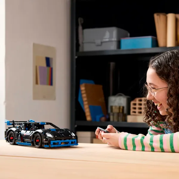 Конструктор с радиоуправлением LEGO Porsche GT4 e-Performance Автомобиль/ Black photo 8