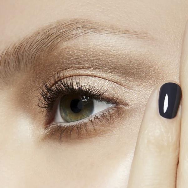 Тени для век Mac Dazzleshadow 1 г/ MWNE280000 photo 3 Тени для век Mac Dazzleshadow 1 г/ MWNE280000 photo 3