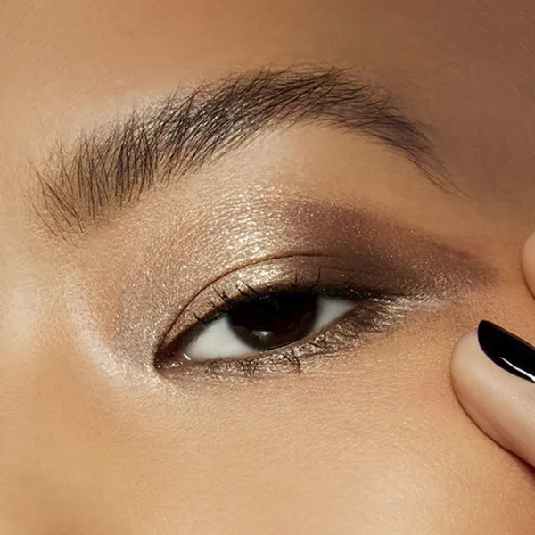 Тени для век Mac Dazzleshadow 1 г/ MWNE310000 photo 2 Тени для век Mac Dazzleshadow 1 г/ MWNE310000 photo 2