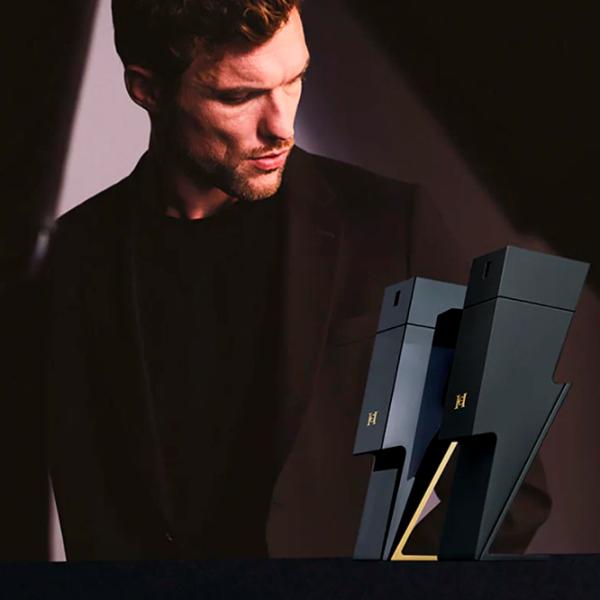 Parfum pentru bărbați Carolina Herrera BAD BOY LE PARFUM Apă de parfum / Piele photo 4 Parfum pentru bărbați Carolina Herrera BAD BOY LE PARFUM Apă de parfum / Piele photo 4