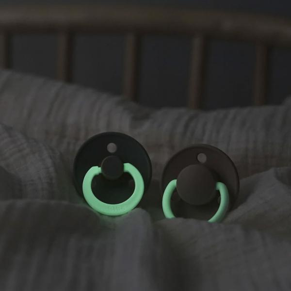 Suzetă cu tetina rotundă Bibs Colour Glow 120267  Unisex / 6 luni - 18 luni / Latex / Sage Night photo 7 Suzetă cu tetina rotundă Bibs Colour Glow 120267  Unisex / 6 luni - 18 luni / Latex / Sage Night photo 7