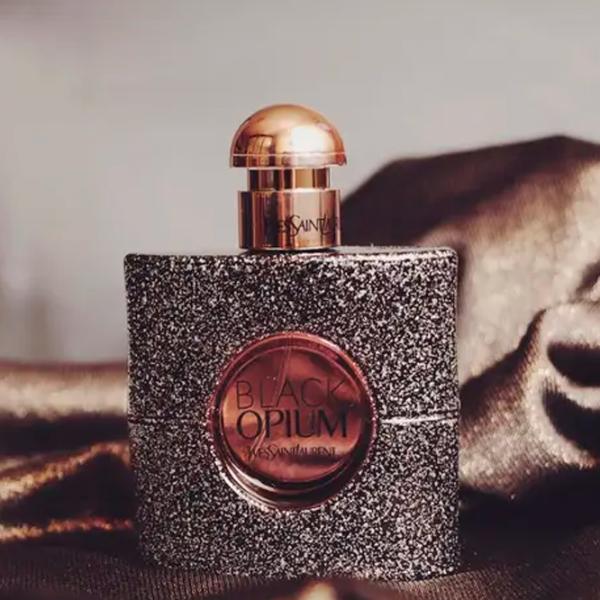 Парфюм для женщин Yves Saint Laurent Black Opium Nuit Blanche Парфюмерная вода / Цветочный photo 5 Парфюм для женщин Yves Saint Laurent Black Opium Nuit Blanche Парфюмерная вода / Цветочный photo 5