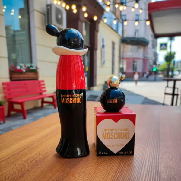 Парфюм для женщин Moschino EDT Туалетная вода / Фруктовый photo 4 Парфюм для женщин Moschino EDT Туалетная вода / Фруктовый photo 4