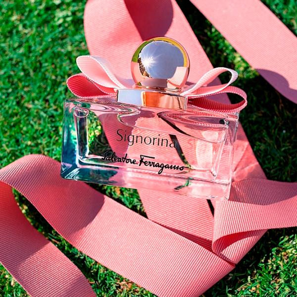 Parfum pentru femei Salvatore Ferragamo SIGNORINA Apă de parfum / Floral photo 3 Parfum pentru femei Salvatore Ferragamo SIGNORINA Apă de parfum / Floral photo 3