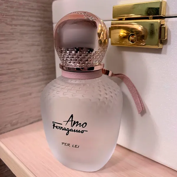 Parfum pentru femei Salvatore Ferragamo Amo Ferragamo Apă de parfum / Fructat photo 5 Parfum pentru femei Salvatore Ferragamo Amo Ferragamo Apă de parfum / Fructat photo 5